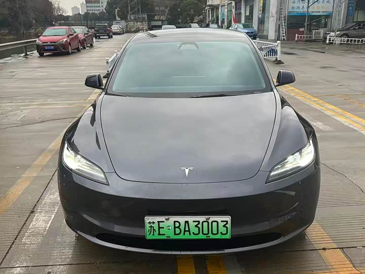 2025 Tesla Model 3