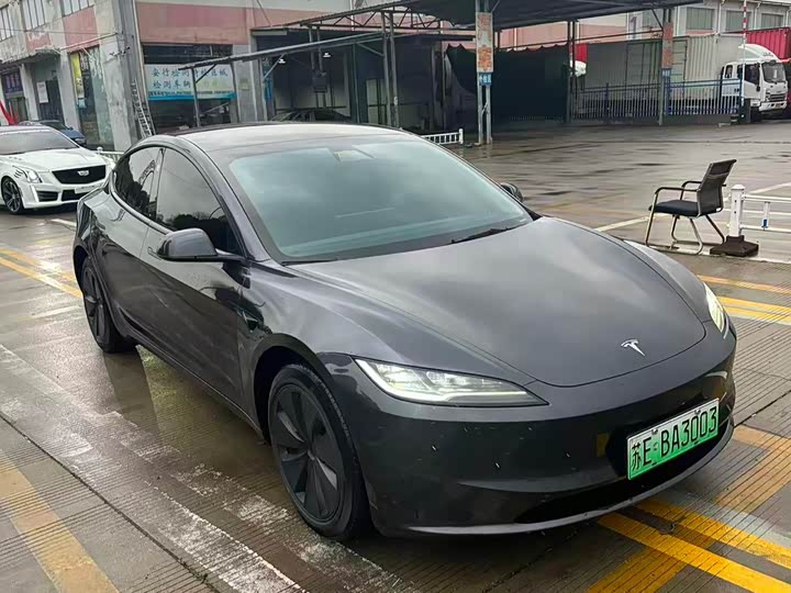 2025 Tesla Model 3
