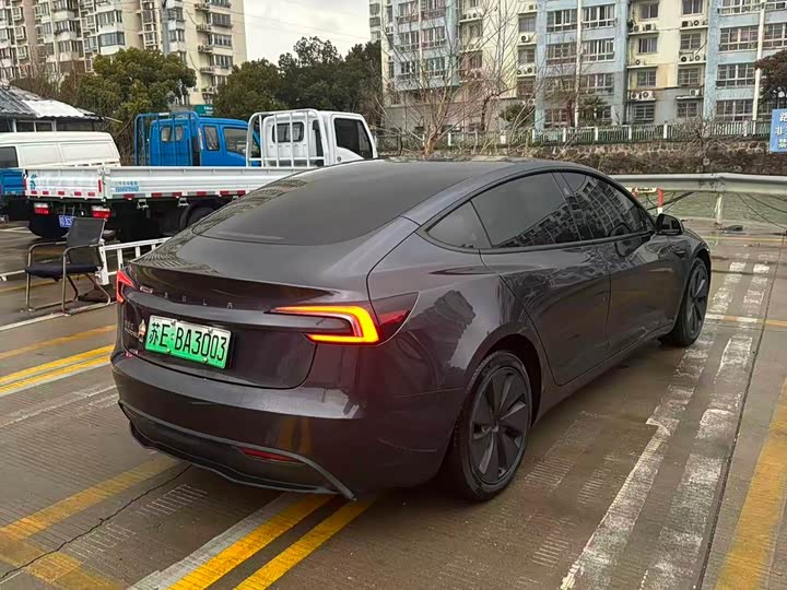 2025 Tesla Model 3