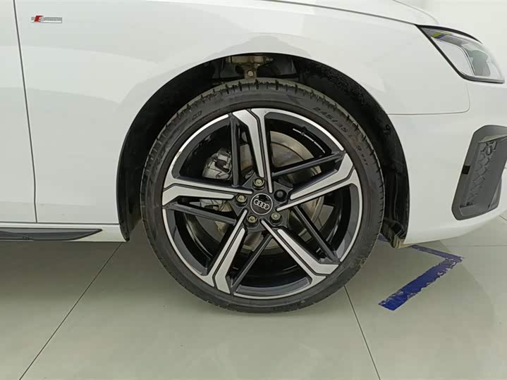 Audi A4L 2024 2024款 40 TFSI 豪华动感型