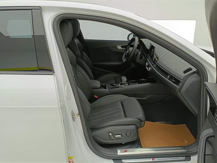 Audi A4L 2024 2024款 40 TFSI 豪华动感型