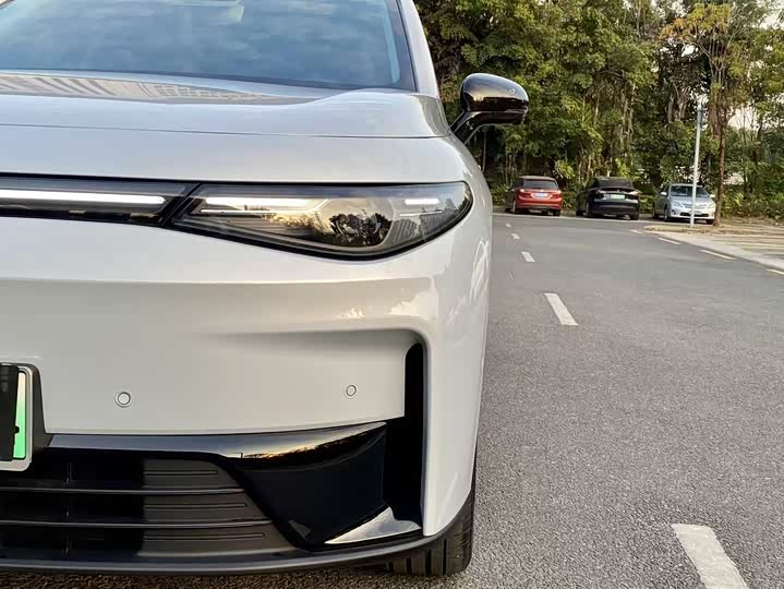 Leapmotor C16 2026 2026款 纯电 630激光雷达智尊版 5座