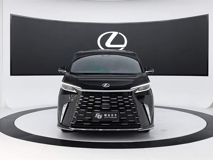 2025 Lexus LM