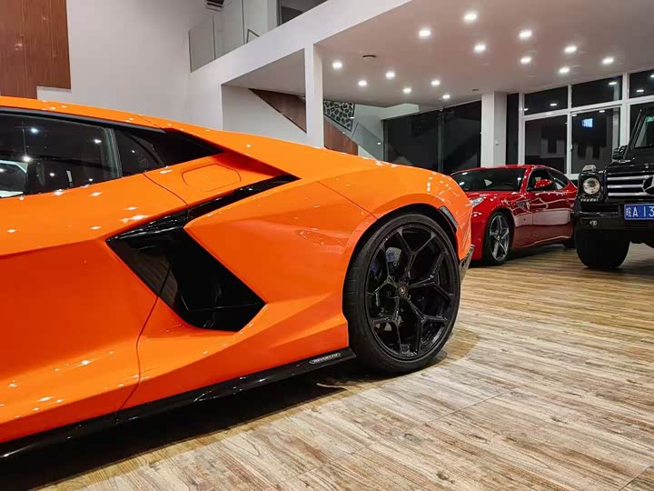 Lamborghini Revuelto 2023 2023款 6.5L PHEV标准版