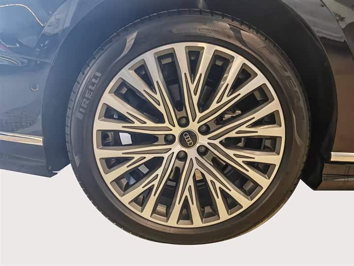 Audi A8 2025 2025款 A8L 50 TFSI quattro 臻选型