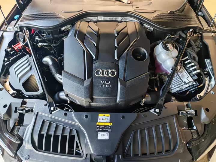 Audi A8 2025 2025款 A8L 50 TFSI quattro 臻选型