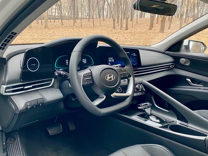 Hyundai Elantra N line 2023 2023款 1.5L CVT LUX尊贵版