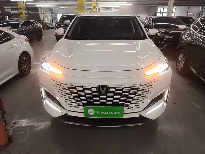 Changan UNI-K 2024 2024款 2.0T 两驱悦尚型