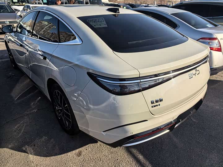 BYD Seal 07 DM-i Hybrid 2025 2025款 智驾版 DM-i 1.5L 125km 尊贵型