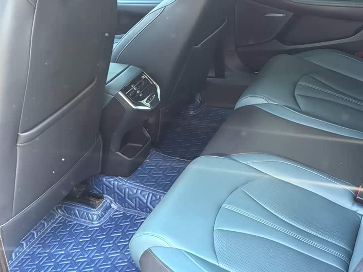 MG Motor 7 2025 2025款 2.0T 405 AT尊享版