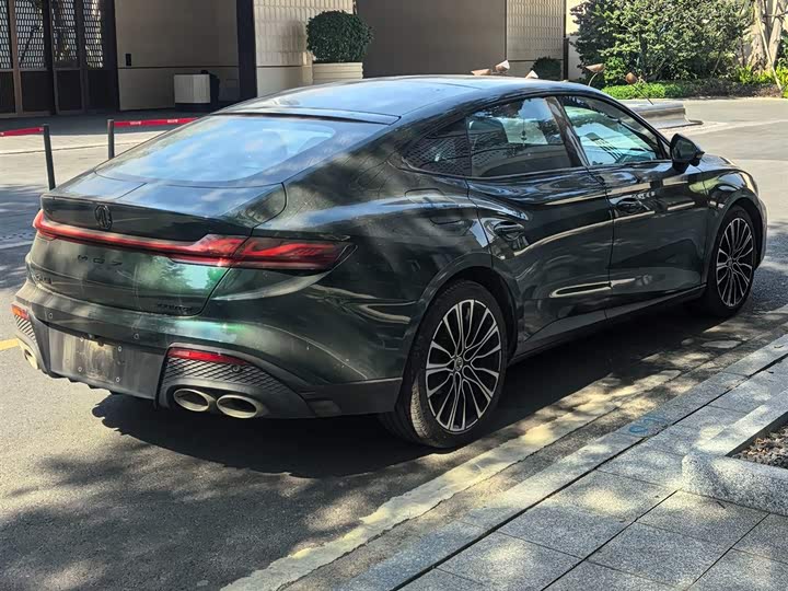 MG Motor 7 2025 2025款 2.0T 405 AT尊享版