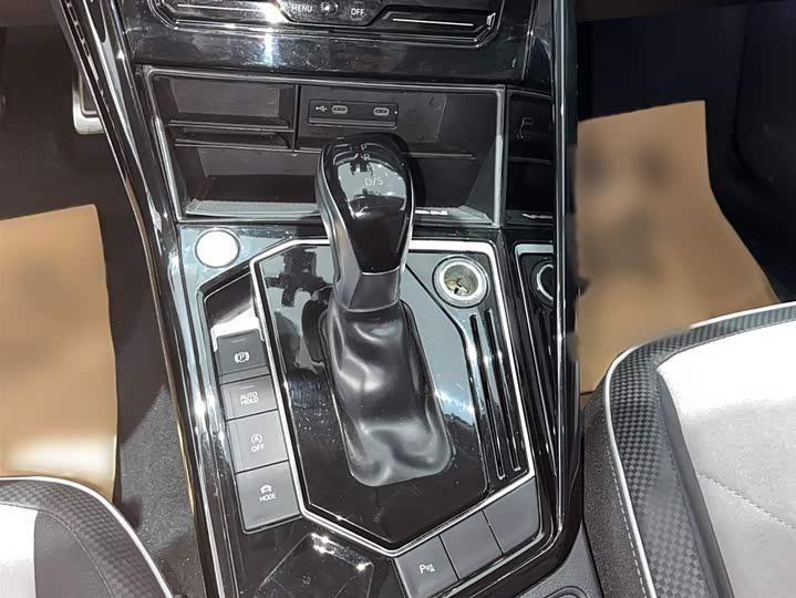 Volkswagen Tayron X 2020 2020款 330TSI 两驱尊贵智联版