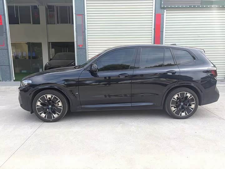 2024 BMW iX3
