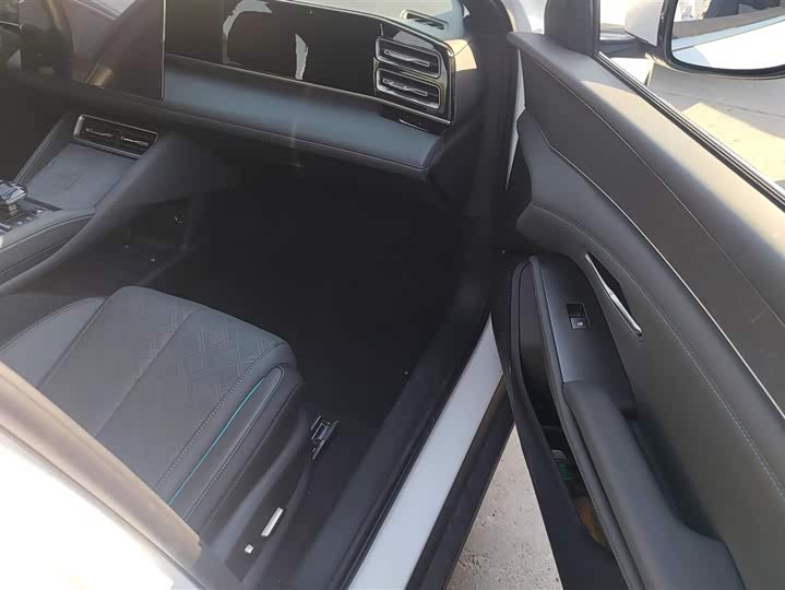 BYD Qin L 2025 2025款 DM-i 智驾版 120KM卓越型