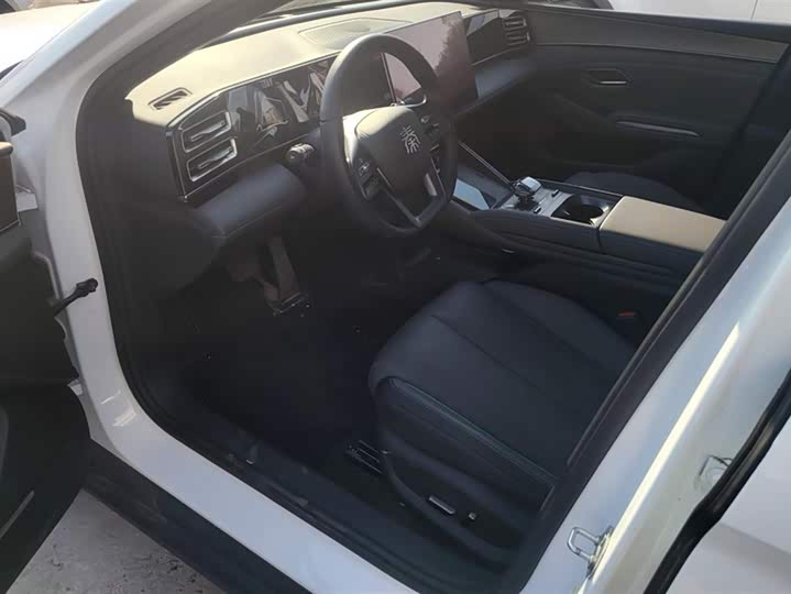 BYD Qin L 2025 2025款 DM-i 智驾版 120KM卓越型