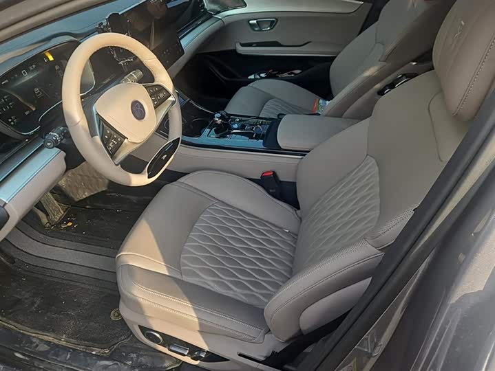 BYD Han 2025 2025款 DM-i 125KM尊荣型