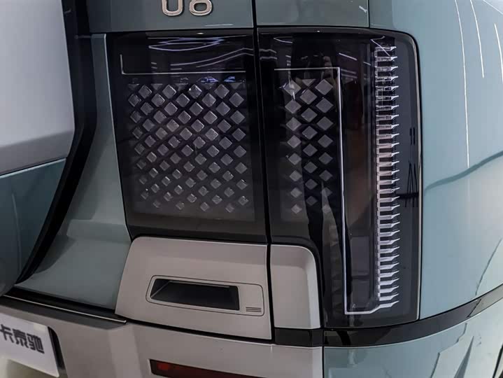 2023 BYD Yangwang U8