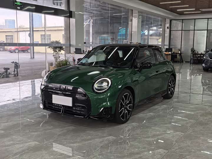 Mini Cooper 2024 2024款 452km COOPER SE 赛车手