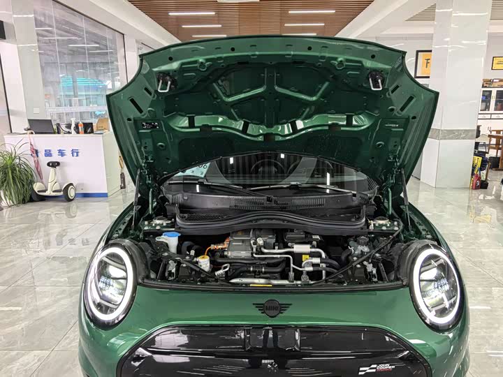 Mini Cooper 2024 2024款 452km COOPER SE 赛车手