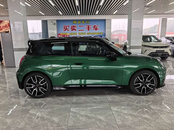 Mini Cooper 2024 2024款 452km COOPER SE 赛车手