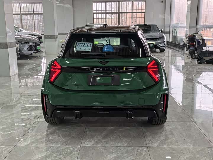 Mini Cooper 2024 2024款 452km COOPER SE 赛车手