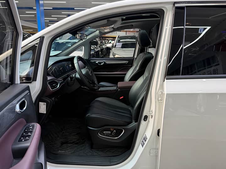 GAC Trumpchi M6 2023 2023款 PRO 270T DCT尊享版