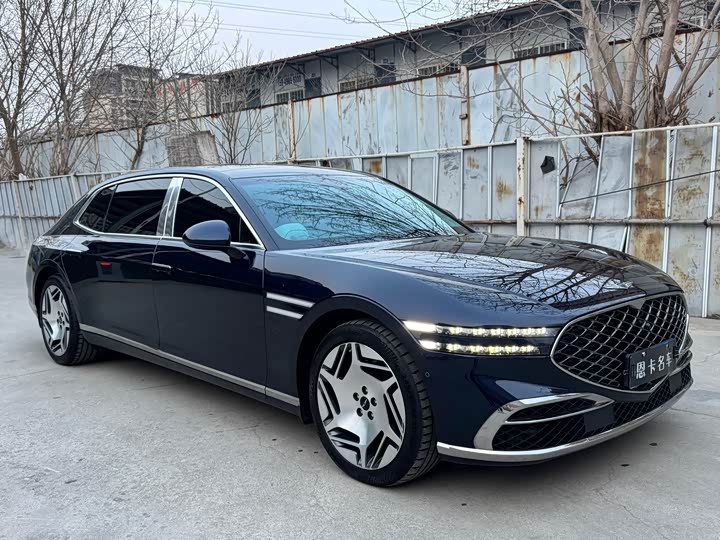 2023 Genesis G90
