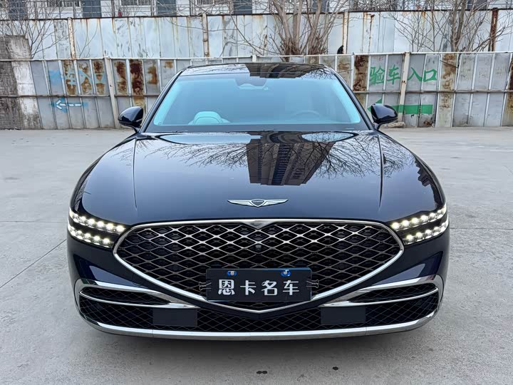 2023 Genesis G90