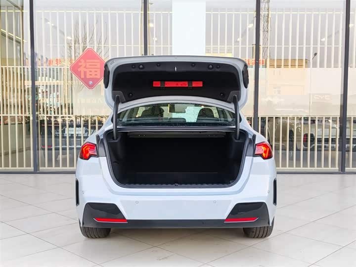 BMW 2 Series 2025 2025款 225L M运动曜夜套装