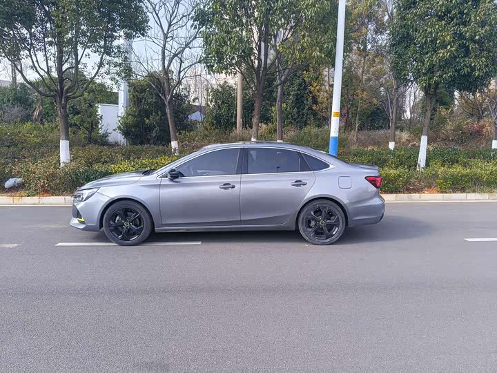 Roewe i6 Max 2020 2020款 300TGI 自动爽酷版