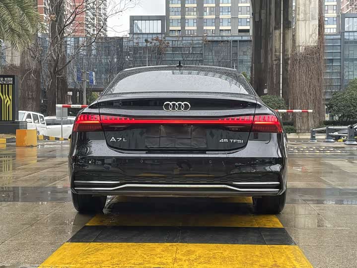 Audi A7L 2024 2024款 45TFSI S-line 筑梦型 流晶套装