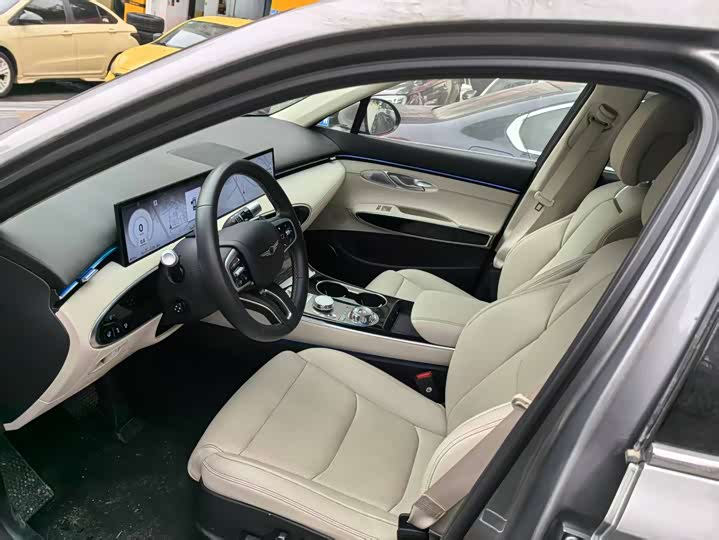 Genesis GV70 2023 2023款 2.5T 两驱豪华版