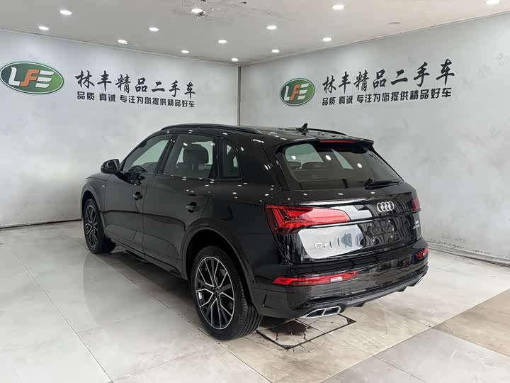 Audi Q5L 2025 2025款 45周年典藏版 45 TFSI 豪华动感型