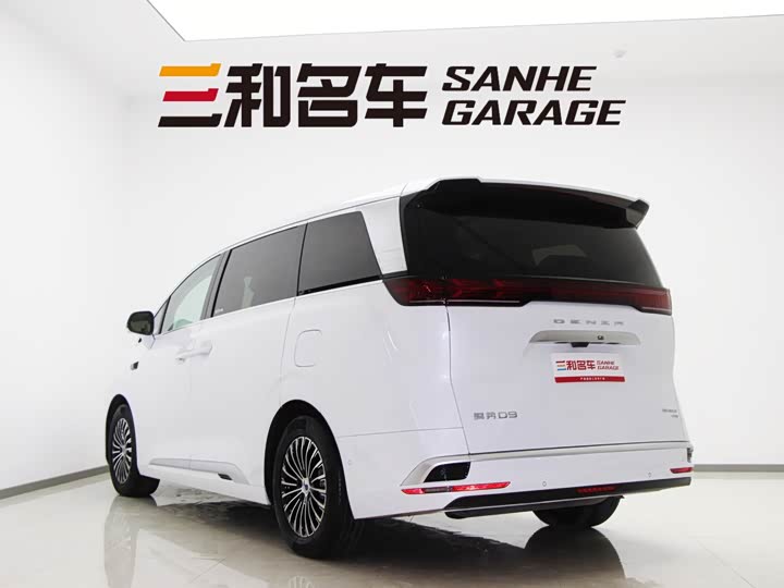 Denza D9 2025 2025款 DM-i 智驾版 1020 四驱尊荣型