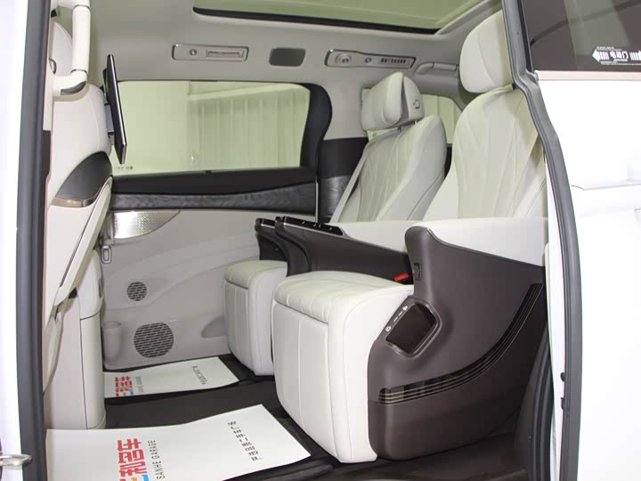 Denza D9 2025 2025款 DM-i 智驾版 1020 四驱尊荣型