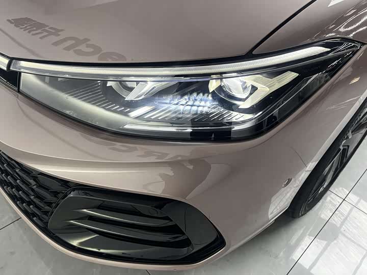 Volkswagen Passat 2025 2025款 Pro 380TSI 星空龙尊版