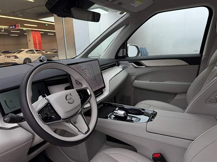 Volvo EM90 2025 2025款 Ultra 六座