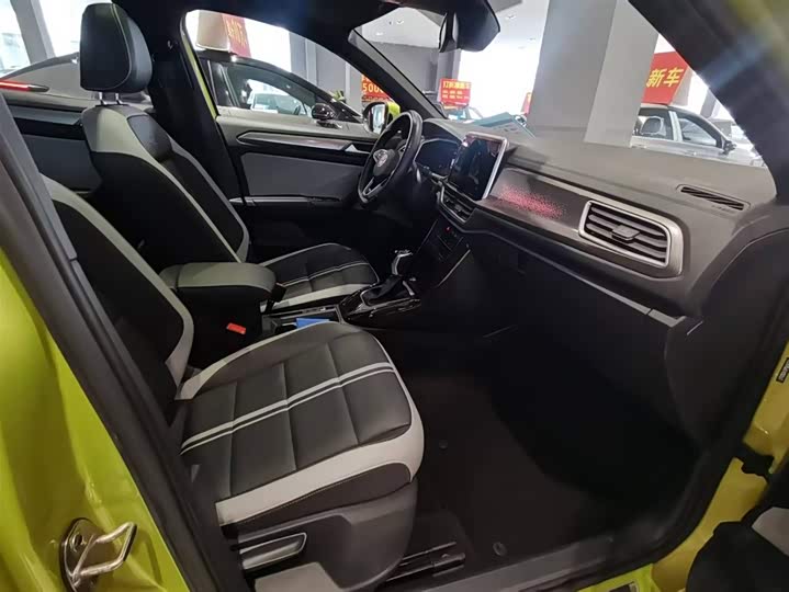 Volkswagen T-Roc 2023 2023款 300TSI DSG两驱星光版