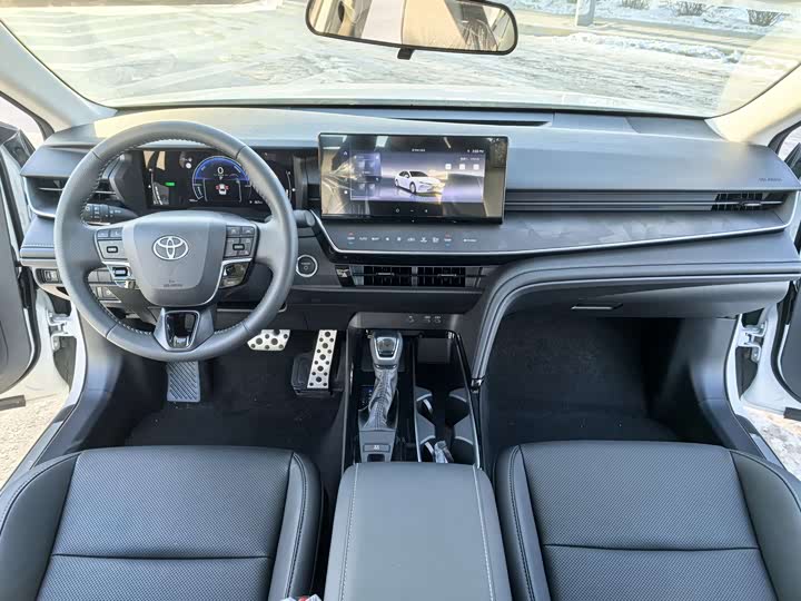 Toyota Camry 2026 2026款 双擎 2.0HSE 运动Lite版