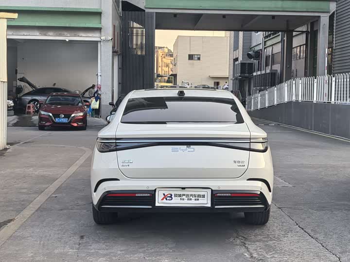 BYD Seal 07 DM-i Hybrid 2025 2025款 DM-i 1.5L 125km 尊贵型