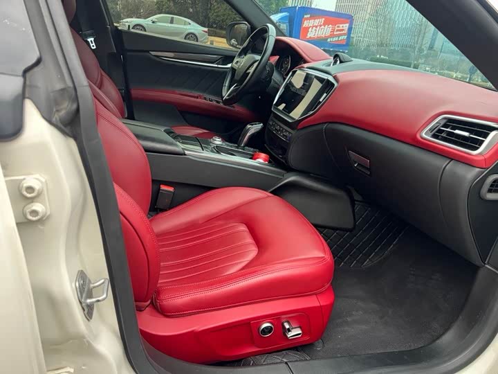 Maserati Ghibli 2022 2022款 2.0T GT锋芒版