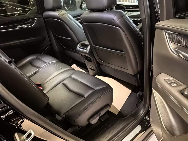 Cadillac XT6 2022 2022款 2.0T 七座两驱豪华型