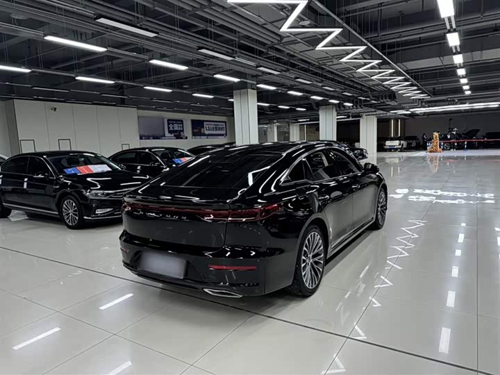 Bestune B70 2025 2025款 龙腾版 1.5T 黑骑士