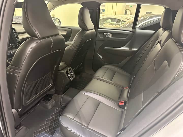 Volvo XC40 2025 2025款 B4 四驱智远豪华版