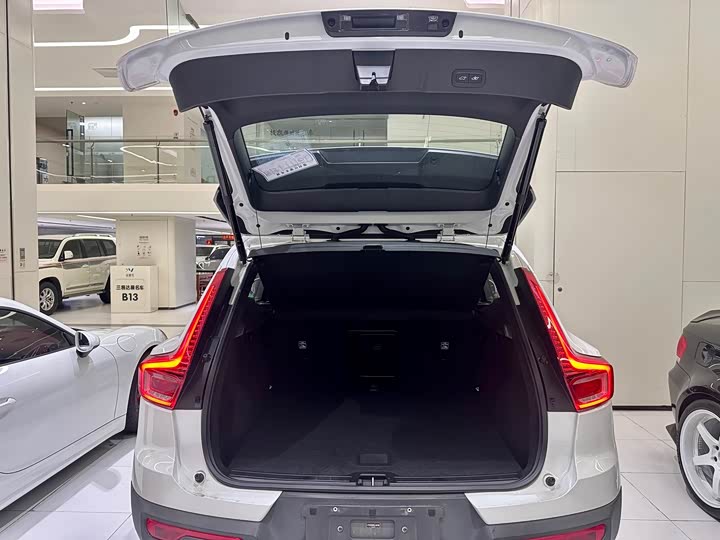 Volvo XC40 2025 2025款 B4 四驱智远豪华版