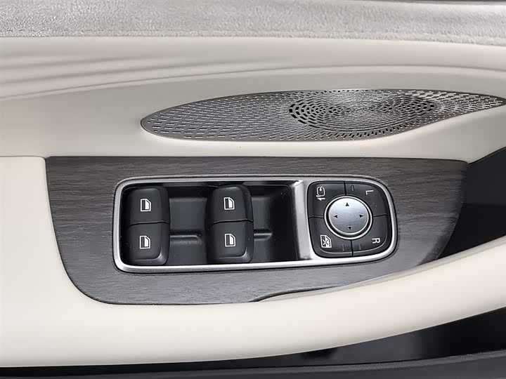 Roewe D7 2023 2023款 DMH 125km 旗舰版