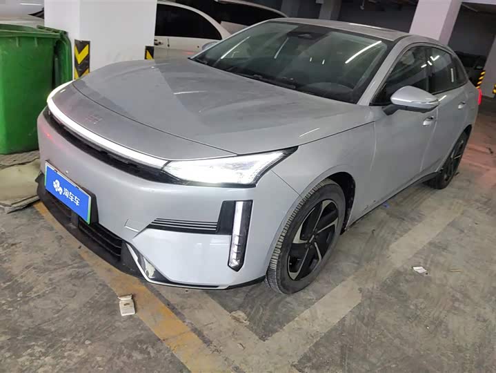 Geely Galaxy L6 2025 2025款 EM-i 140km 星舰版