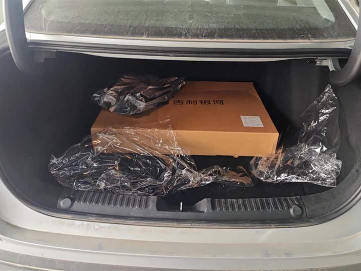 Geely Galaxy L6 2025 2025款 EM-i 140km 星舰版