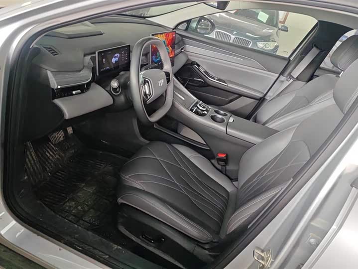 Geely Galaxy L6 2025 2025款 EM-i 140km 星舰版