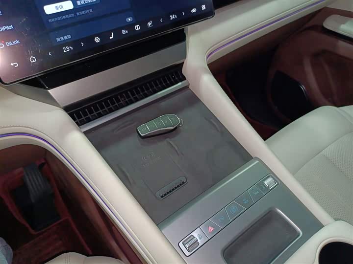 BYD Xia 2025 2025款 DM-i 1.5T 180km 超越型